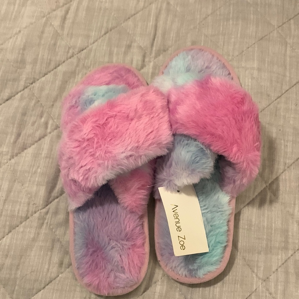 Avenue Zoe Pink/Blue/Purple‎ tie dye open toe slippers. Size 40-41 (Medium)